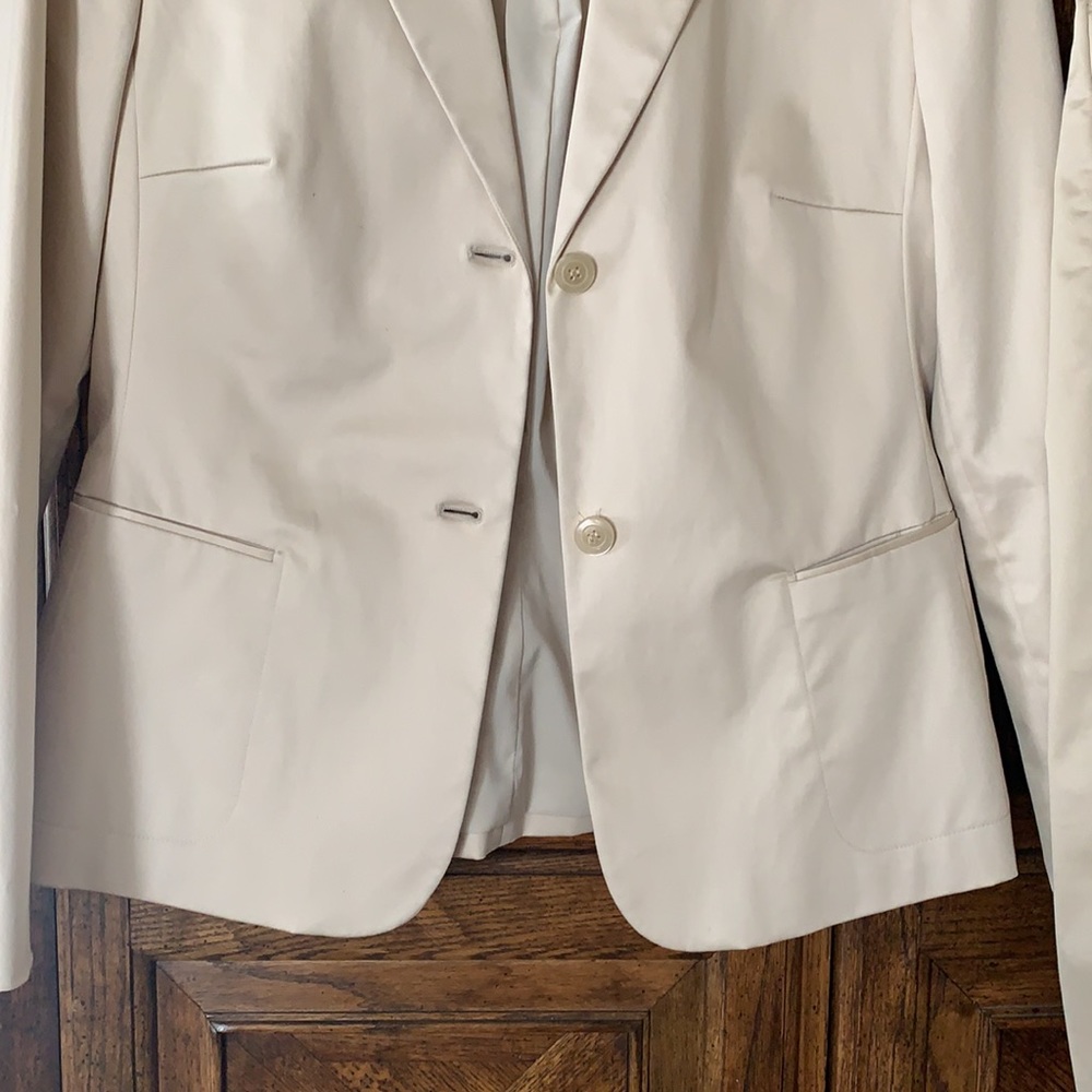 NWOT:The limited stretch Classic Jacket&ankle pants. No flaws upon inspection. - Picture 4 of 8